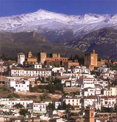 balance turístico del verano  Granada recibió por primera vez más turistas en septiembre que en agosto